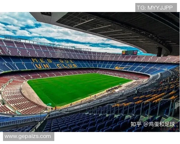 足球明星翻广告牌引发热议球场外的新商业潮流与影响力探讨 足球明星翻广告牌引发热议球场外的新商业潮流与影响力探讨